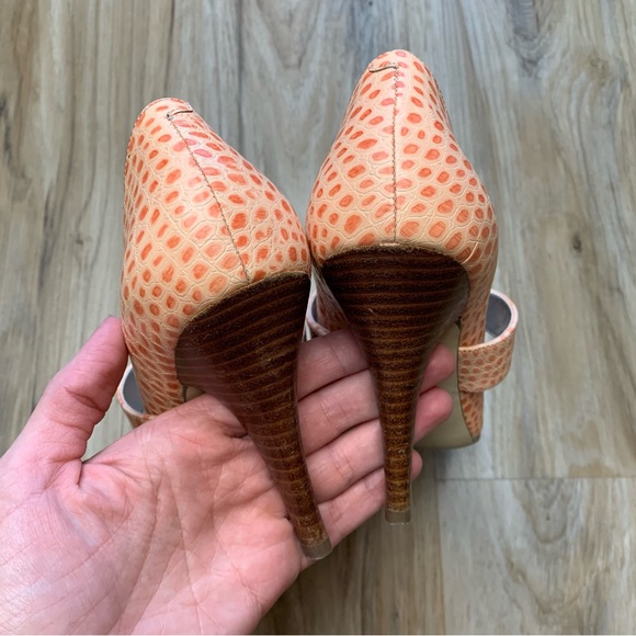 BCBG "Lady" Coral Peach Alligator/Crocodile Open Toe Stiletto Heels Size 6.5 - Picture 6 of 10